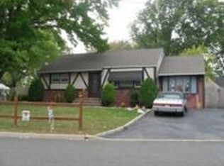 196 New Dover Rd, Colonia, NJ 07067