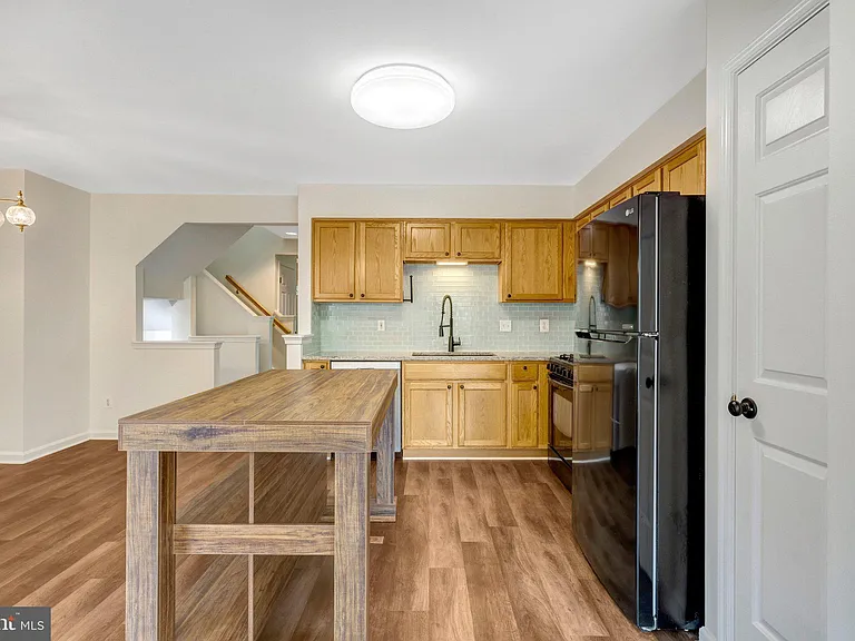 7057 Sauvage Ln — Photo 15