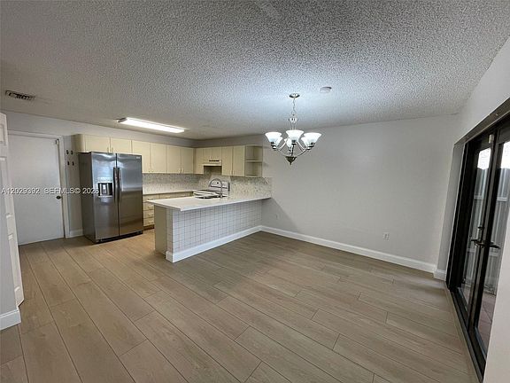 5th image of 1727 SW 136th Pl