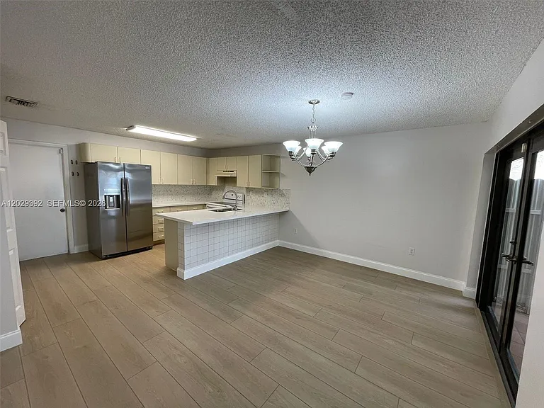 1727 SW 136th Pl — Photo 5