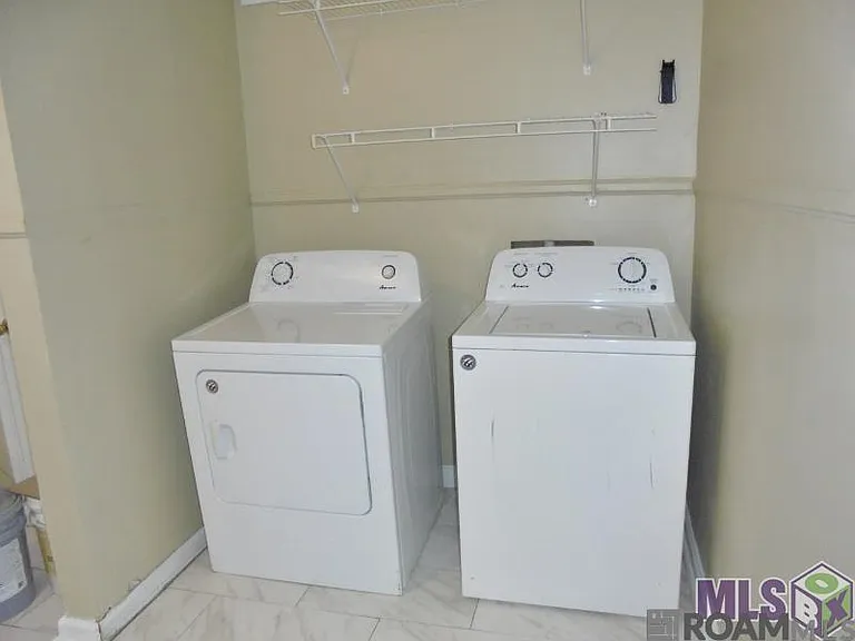 1035 Rittiner Dr — Photo 6