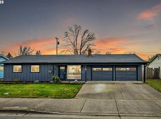 860 Maxwell Rd, Eugene, OR 97404