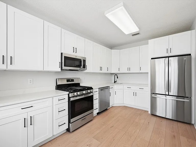 82 Hancock Dr — Photo 19