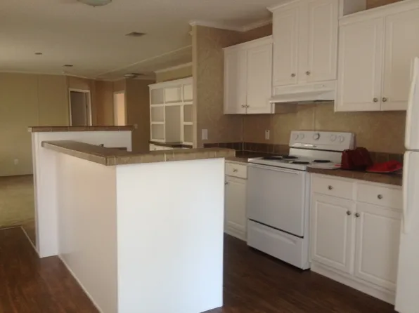 1385 N Bayshore Dr, Valparaiso, FL 32580