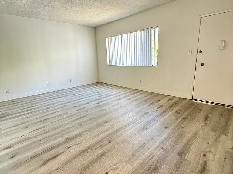 11322 Missouri Ave #4 — Photo 5