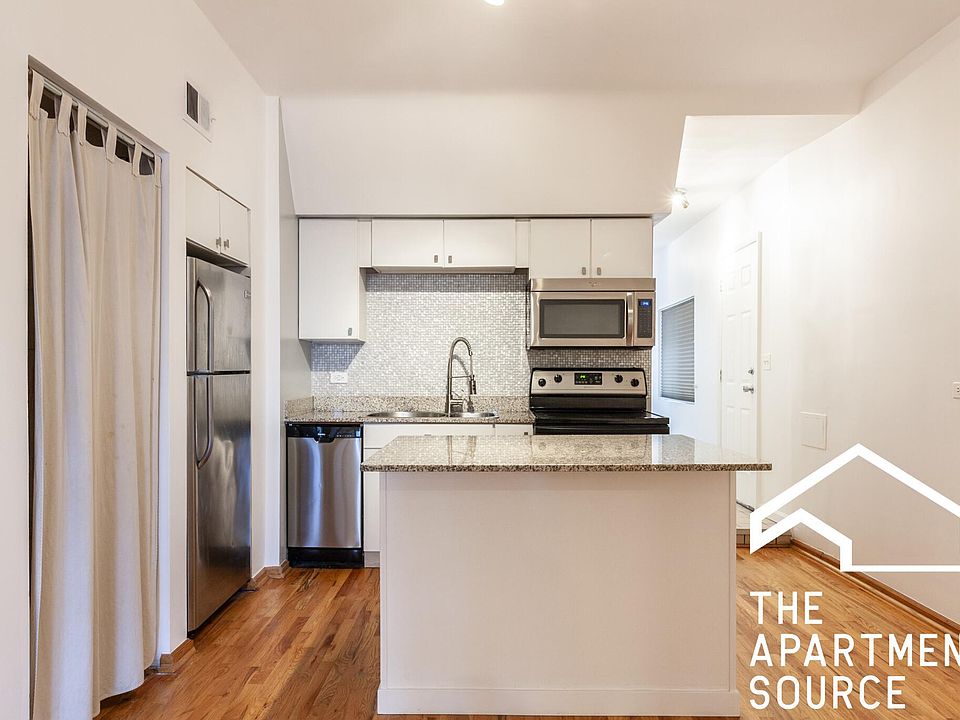 1st image of 1224 W Augusta Blvd #1F
