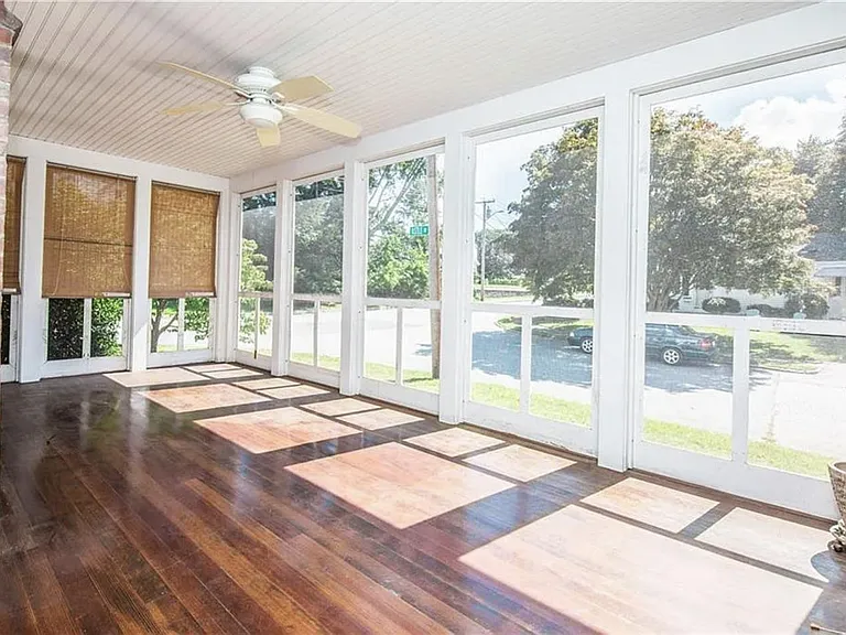 81 Mayflower Dr — Photo 13