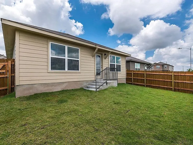 224 Lake Gln — Photo 16