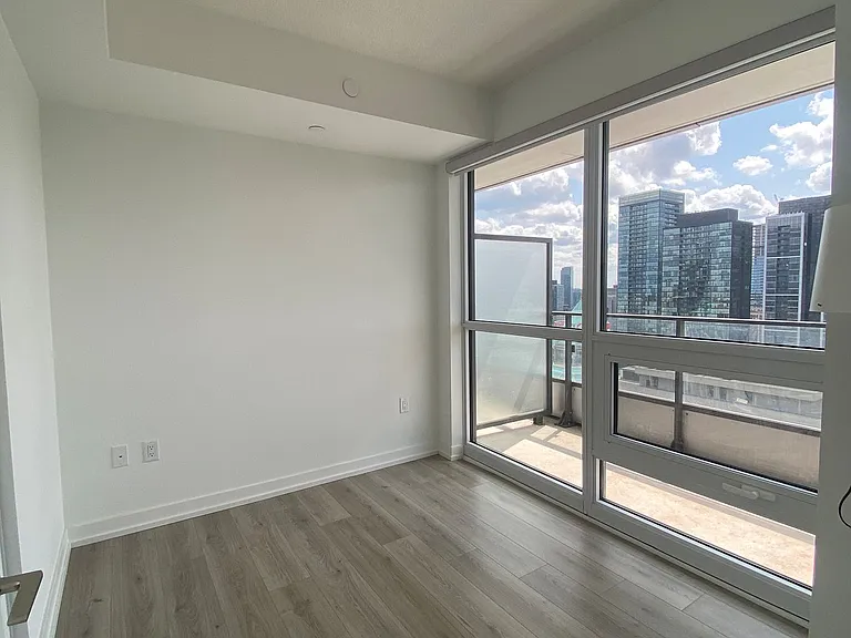 395 Bloor St E #3004 — Photo 4