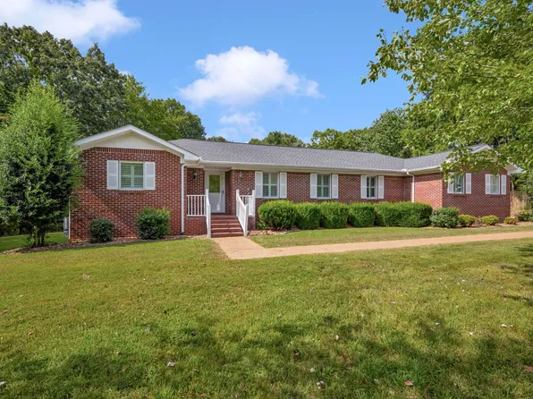 454 Powers Blvd, Waverly, TN 37185