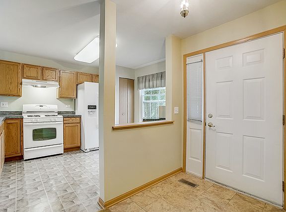 2nd image of 2314 Woodside Dr
