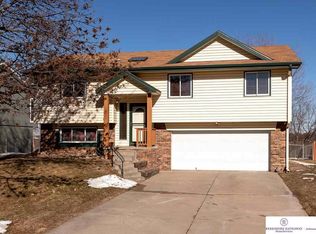 13574 Berry Cir, Omaha, NE 68137