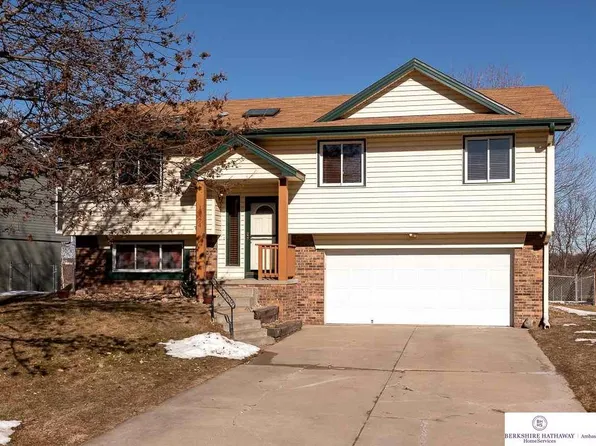 13574 Berry Cir, Omaha, NE 68137