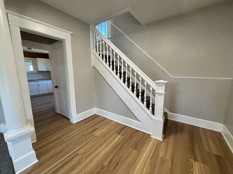 351 1st St SE — Photo 8