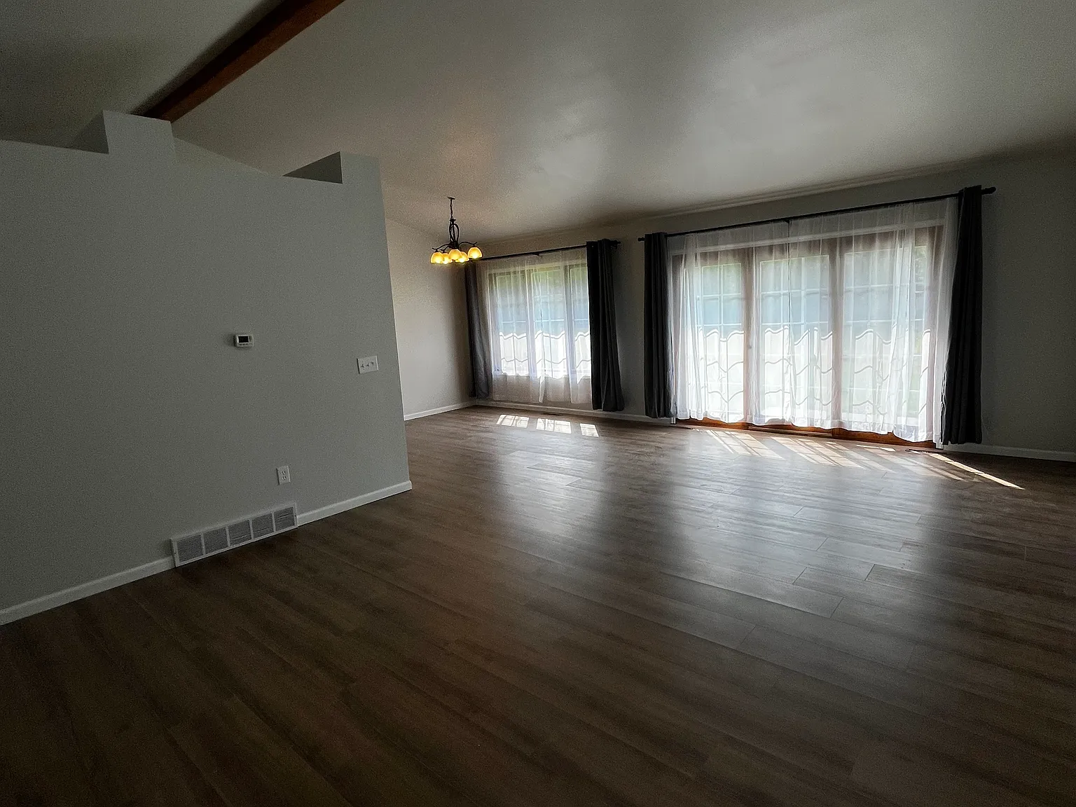 4 bed, 2200 sqft, $2,000 — Photo 3