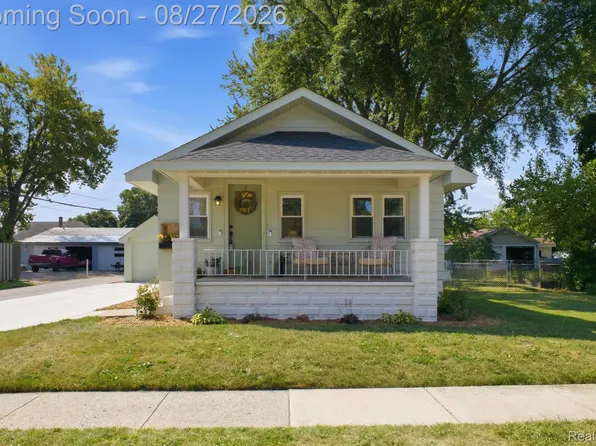 33 W Wabash Ave, Belleville, MI 48111