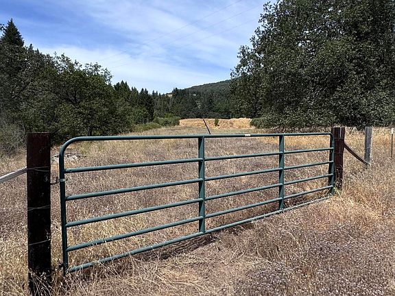 2nd image of 331 Lamb Creek Rd