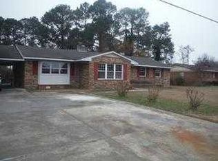 816 W Elizabeth St, Clinton, NC 28328