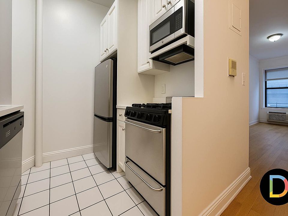 2nd image of 240 E 83rd St APT 1D