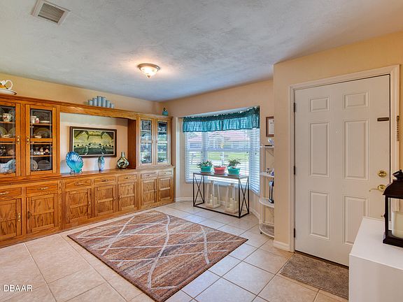 3rd image of 175 Pierside Dr