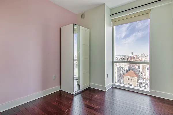 Rented by Corcoran | media 28