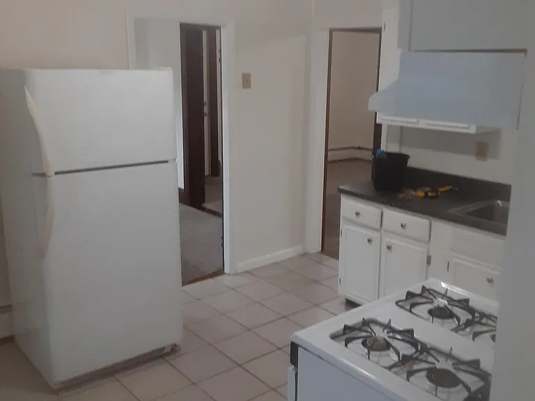 27 Fairlawn Ave #3F — Photo 7