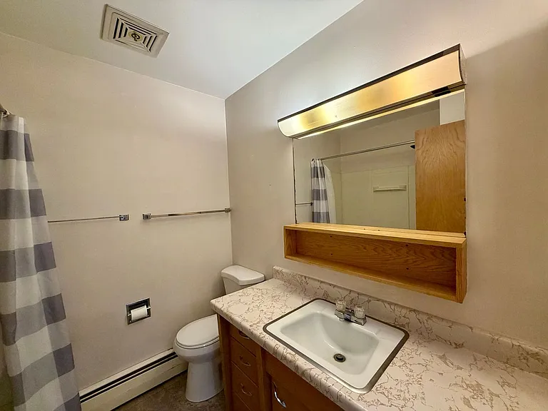 212 N 1st Ave — Photo 8