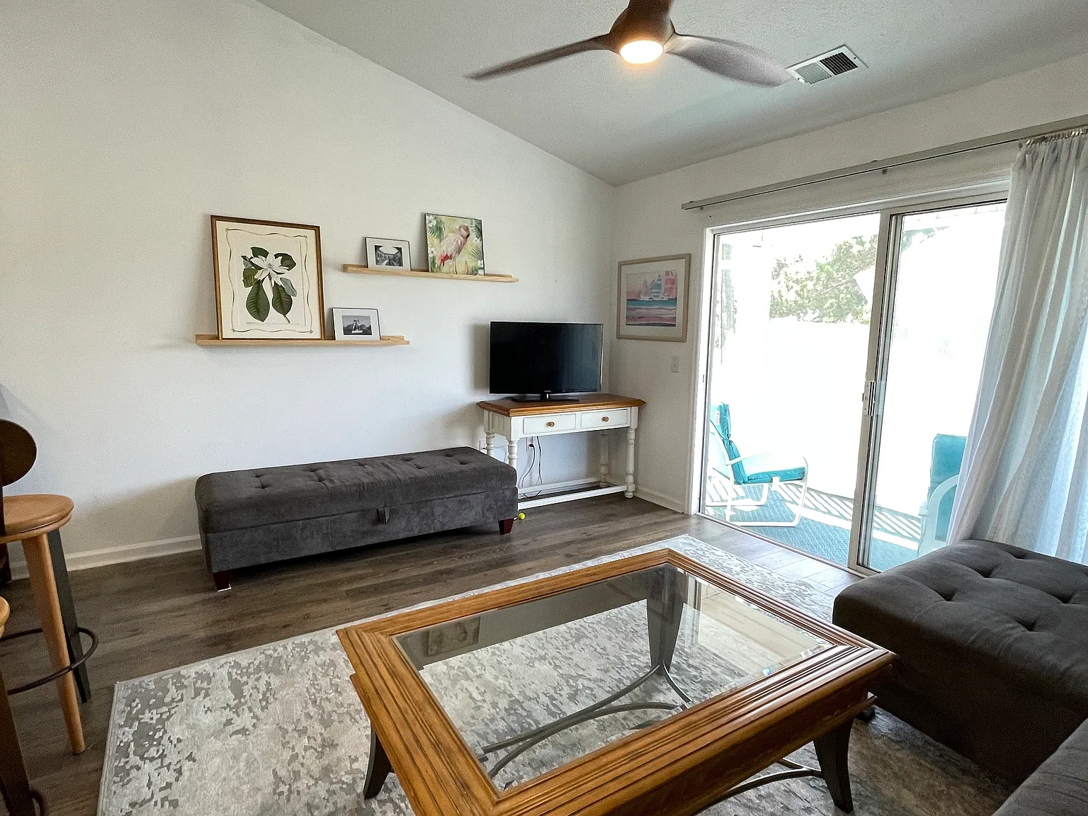 593 Blue River Ct — Photo 4