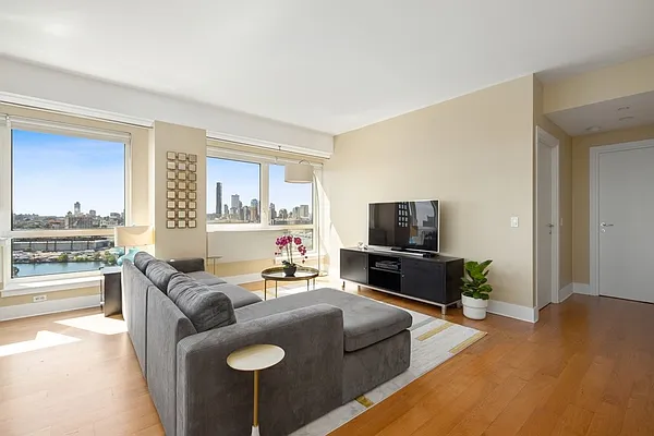 Sold by Compass | media 8