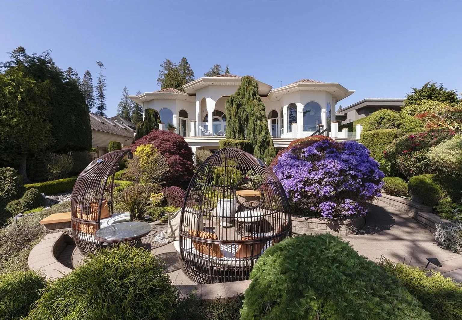 6 bed, 7000 sqft, $9,800 — Photo 2