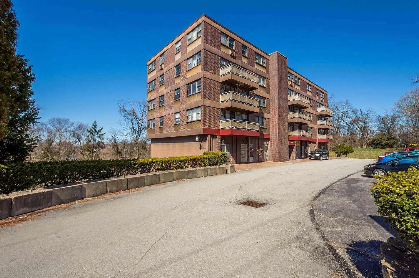 Penn Towers Apartments — Photo 2