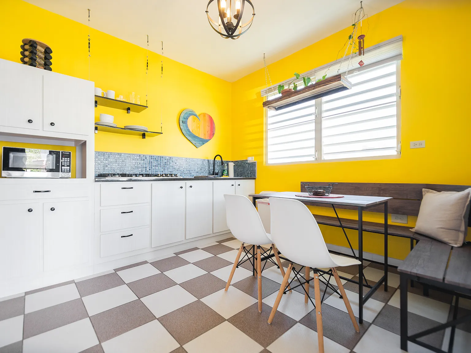 2 bed, 1.5 bath, 1100 sqft, $2,300 — Photo 3