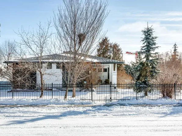 8248 5th St SW, Calgary, AB T2V 1C5