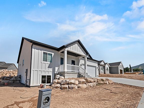 Finished home photos are representational images only. See sales agent for details.