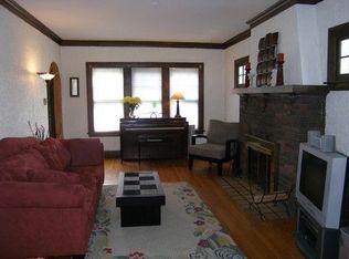 408 S Argyle Ave, Elmhurst, IL 60126