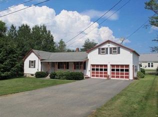 17 Knox Bros Ave, Searsport, ME 04974