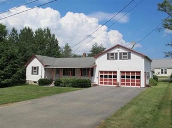 17 Knox Bros Ave, Searsport, ME 04974