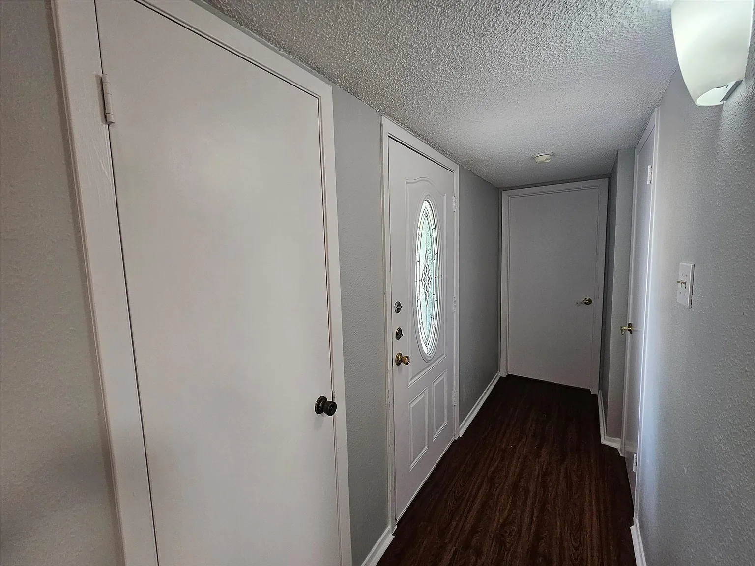 3 bed, 2.0 bath, 1390 sqft, $1,550 — Photo 4