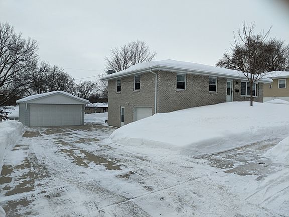 2nd image of 1120 Altura Dr