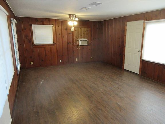 4th image of 5612 Broadway Ave