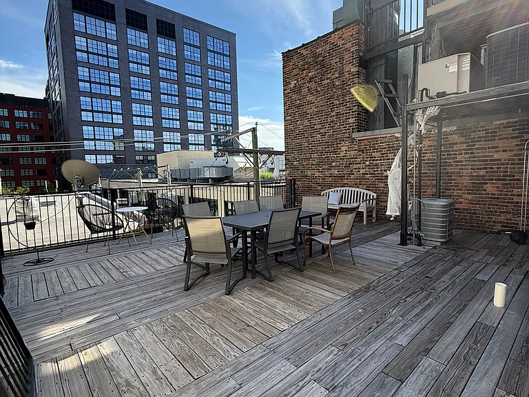 1111 W Randolph St #2 — Photo 30