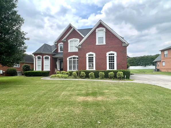 32 Champagne Cir, Ringgold, GA 30736