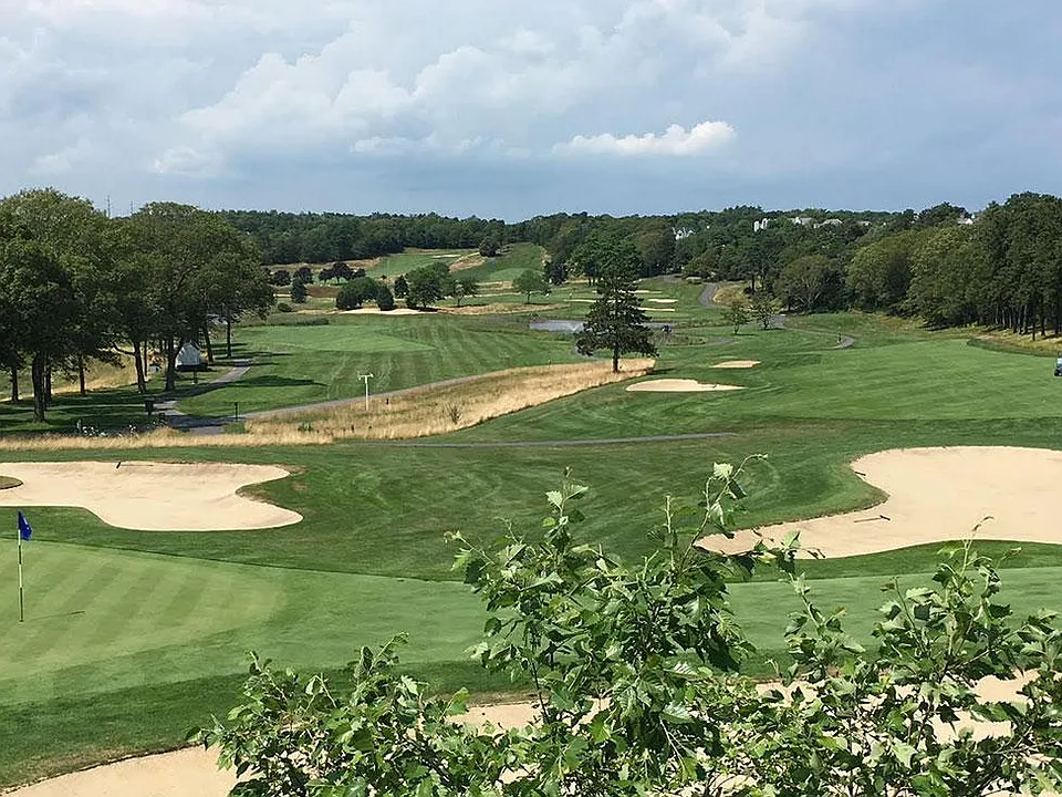 White Cliffs Country Club - Gary Player designed 18-hole executive golf course