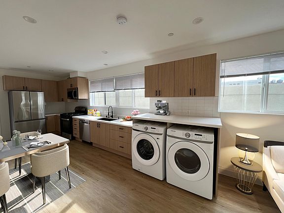 4th image of 6613 Beck Ave #1/3