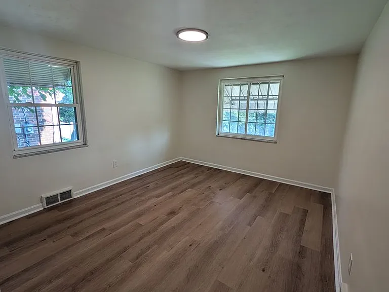 8074 Lincoln Rd — Photo 10
