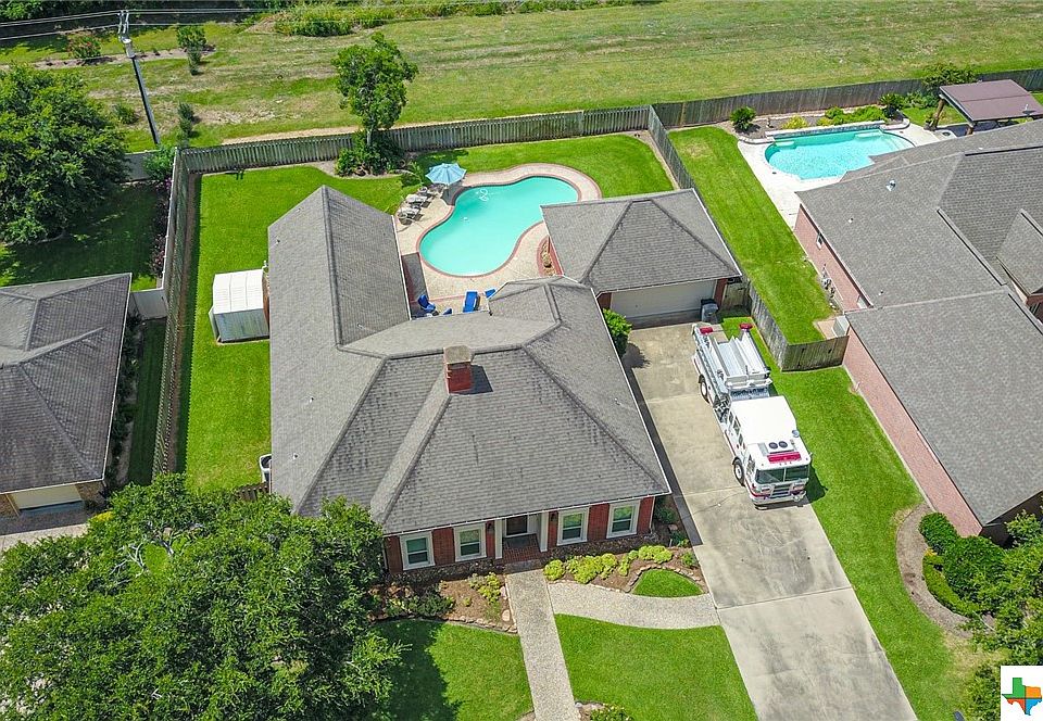2800 Hillcrest Dr, Bay City, TX 77414 Zillow