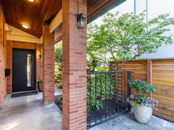 1546 15th Avenue E, Seattle, WA 98112
