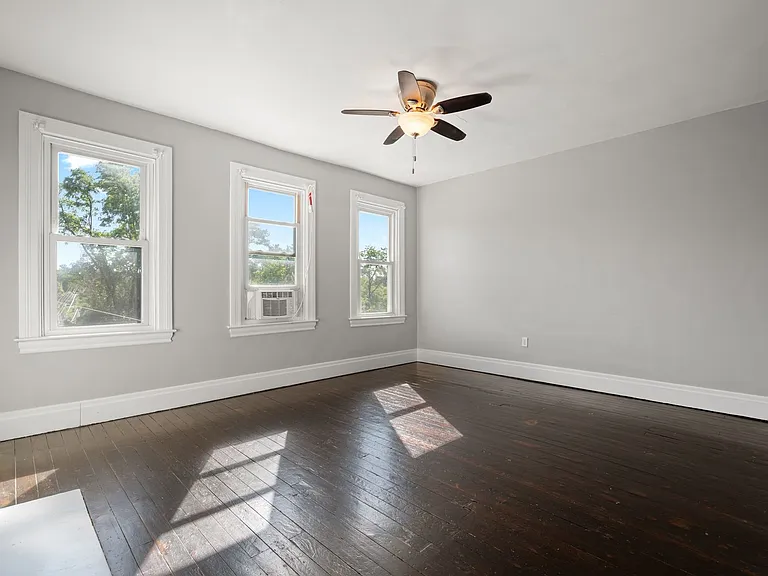 362 Republic St — Photo 19