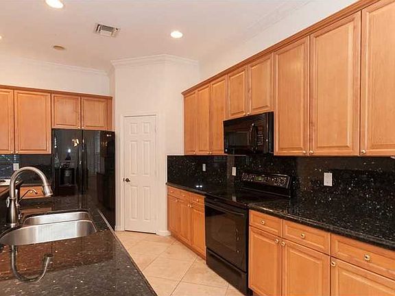 WESTON HILLS COUNTRY CLUB / HARBOR VIEW HOME FOR SALE