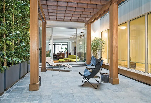 Sold by Stribling | media 5